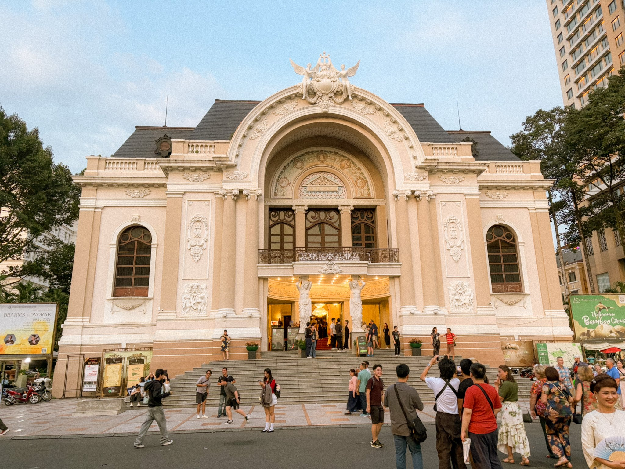 Nhà hát Thành phố Hồ Chí Minh